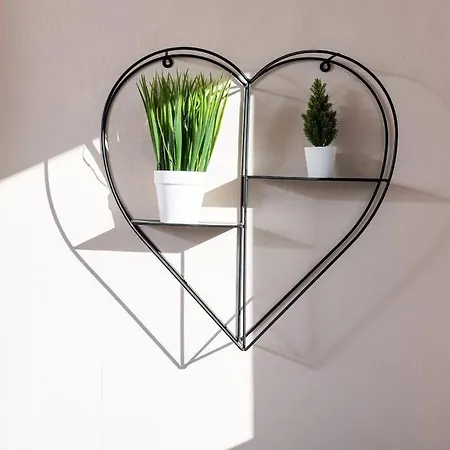 Aj's - Free Wifi - Free Parking - Garden - Sleeps Up To 7 - 4 Beds