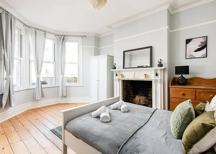 Feriehus Aj's - Free Wifi - Free Parking - Garden - Sleeps Up To 7 - 4 Beds