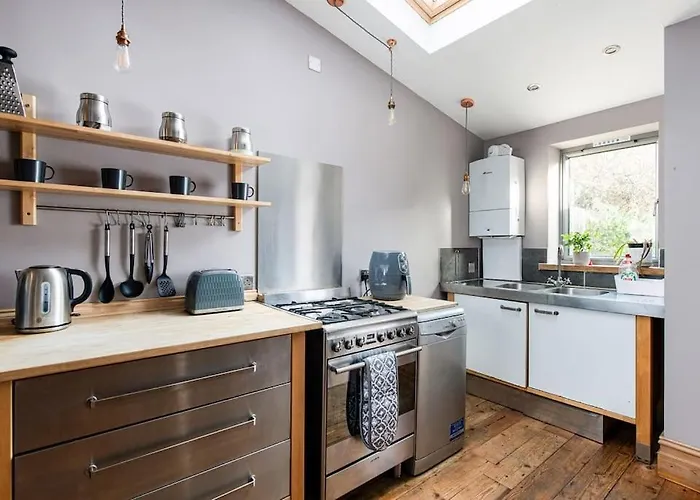 Feriehus Aj's - Free Wifi - Free Parking - Garden - Sleeps Up To 7 - 4 Beds